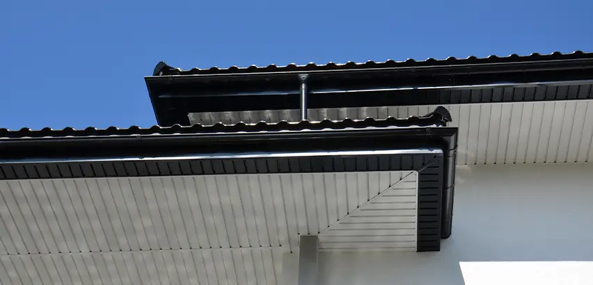 Roof Overhang Repair in Streamwood